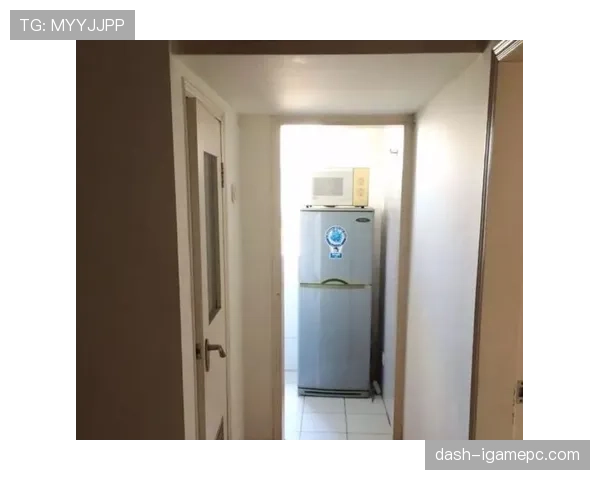余依婷又发动态,厨房那台冰箱估计能买套房 余依婷又发动态,厨房那台冰箱估计能买套房