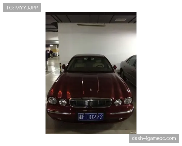 拉菲尼亚穿睡衣上车,司机开劳斯莱斯,我笑到怀疑人生 拉菲尼亚穿睡衣上车,司机开劳斯莱斯,我笑到怀疑人生